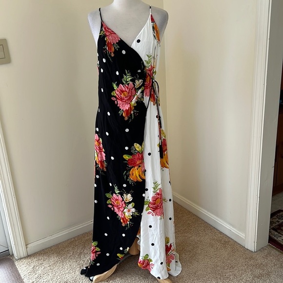 NWT! FARM RIO Size L Nanaju mixed prints white multi wrap dress